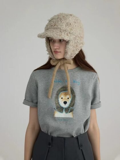 Curved Hem Side Slit Short Sleeve T-shirt with Corgi in a Hat for Women